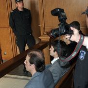 Маргините в съда, 5 май 2006
