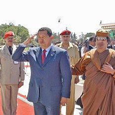 Уго Чавес на гости на Кадафи