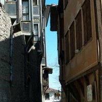 Къщи на ул. “Стръмна“ в Стария град.