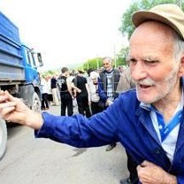 Протест в Радомирско срещу избора на местен рудник за депо за боклуци