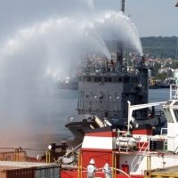 Демонстрация - гасене на пожар на кораб в учение “Бриз 2006“