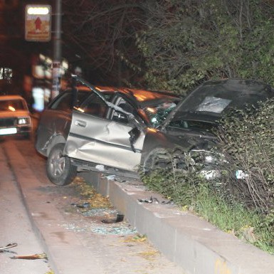 Другата пострадала кола при катастрофата на  Цариградско шосе