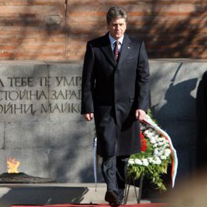 Президентът Георги Първанов поднася венец пред Паметника на незнайния воин