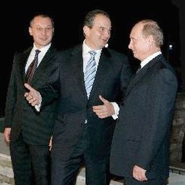 Станишев, Караманлис и путин показват добро настроение преди подписването на споразумението за нефтопровода