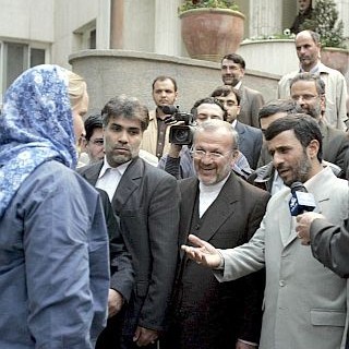 Иранският президент се сбогува с британските моряци