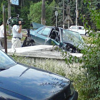 Колата на пияницата влезе в подлеза