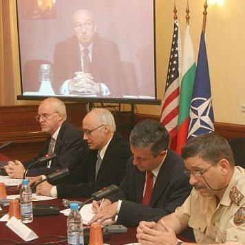 Кръгла маса на тема: Противоракетната отбрана на САЩ и НАТО: Мястото на България