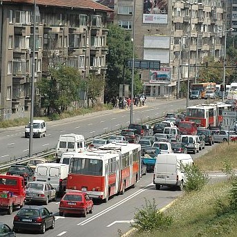 Участъкът на булевард  Никола Вапцаров  при Румънското посолство е трудно проходим