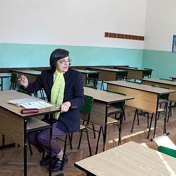 Учителка във Френската гимназия си е намерила занимание по време на стачката