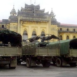 Военни блокираха центъра на столицата Янгон