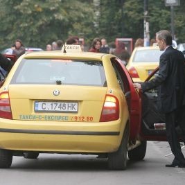 Таксиджиите обещаха да не са потни при по-високите цени