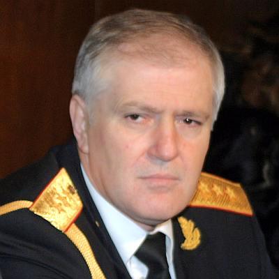 Валентин Петров