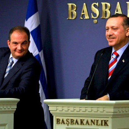 На съвместна пресконференция двамата премиери на Турция и Гърция  изразиха желание за продължаване на срещите с цел уреждане на спорните въпроси.