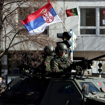 КФОР патрулира преди митинг в Белград