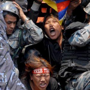Арестуваха 100 тибетци на протест в Непал