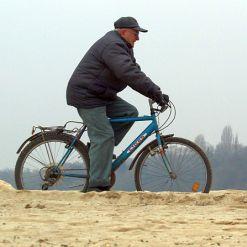 Дядо кара колело във Варна