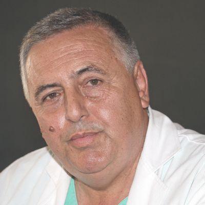 Директорът на Пирогов д-р Димитър Раденовски
