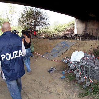 Италиански полицай в цигански лагер