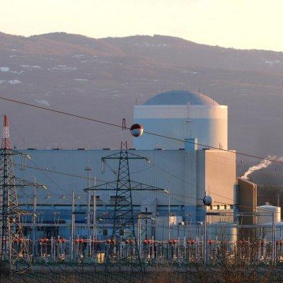 атомна централа в Кръшко, Словения, която е в процес на спиране.