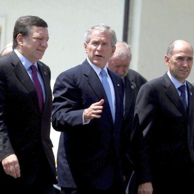 Джордж Буш в компанията на Барозу и словенския премиер Янез