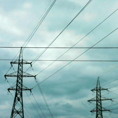 Електропроводната мрежа ще пренася по-скъп ток от юли