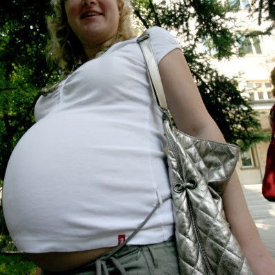 Бременна жена след поредната си консултация в АГ  Шейново