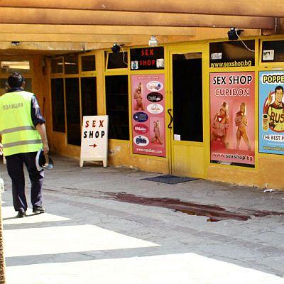 Кървави следи на мястото на престрелката в дискотека Малибу на Златни пясъци