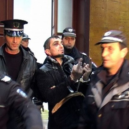 Куйович показва среден пръст в съда