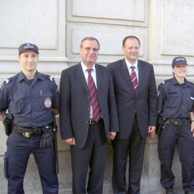 Михаил Миков с колегите си - френските полицаи