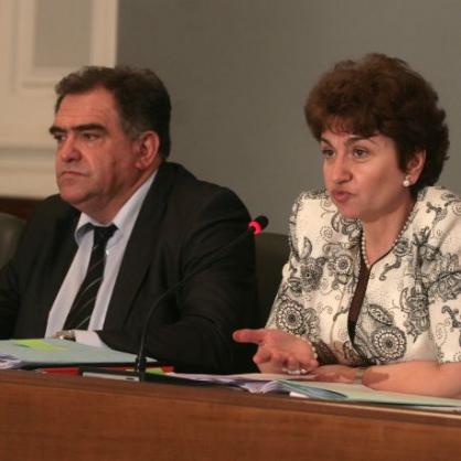 Вицепремиерът Меглена Плугчиева и министърът на земеделието и горите Валери Цветанов