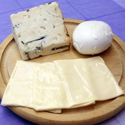 Мандри в Северна Италия правели сирене от негодни продукти