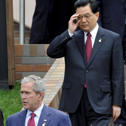 Китайският президент Ху Цзинтао и американския Джордж Буш