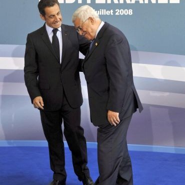 Палестинският президент Махмуд Абас и Саркози