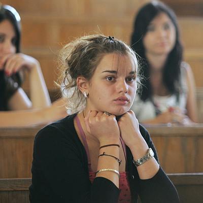 Кандидат-студентка на изпит в СУ през юли 2008