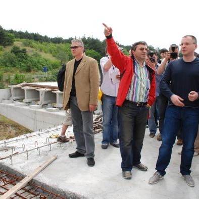 Премиерът инспектира строителството на магистрала  Тракия  при моста край Харманли
