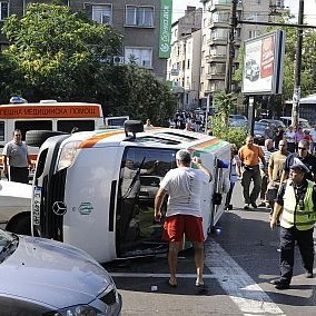 Катастрофа с ударена линейка в София