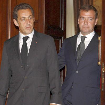 Медведев и Саркози се срещнаха в резиденцията  Майендорф  в Подмосковието