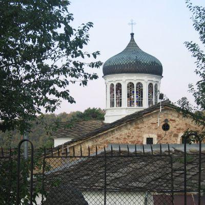 Църквата  Св. Параскева  в Троян