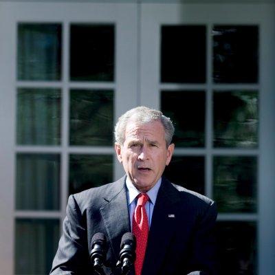 Джордж Буш подписа спасителния план