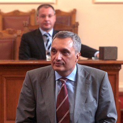 Костов:Разходвате надписаната сметка на българския данъкоплатец