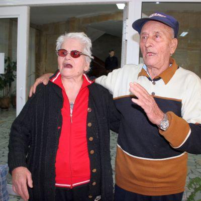 Пенсионерите, между които пламна любов по време на почивка