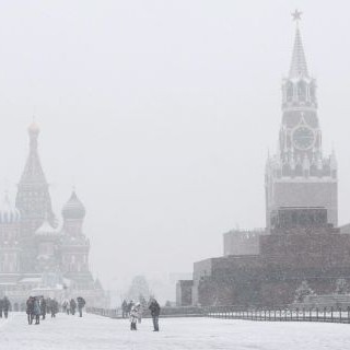 Първият сняг падна и в Москва