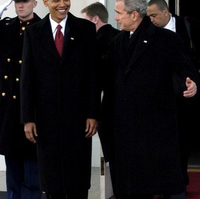 Барак Обама с Джорд Буш часове преди да се закълне като президент на САЩ