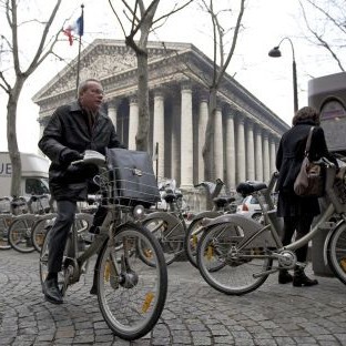 Парижани ще се придвижват на колело