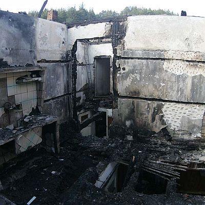 Изгорялата къща на семейство Парапанови в село Осиково
