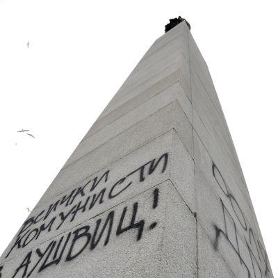 Паметникът на Съветската армия в Бургас отново е политически „ангажиран”