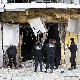 Тече втори оглед пред взривения бар Неро в София