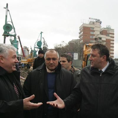 Кметът Бойко Борисов и министър Петър Мутафчиев (д) дадоха началото на изграждането на тунела на разширението на метрото в подучастък НДК – бул.  Черни връх