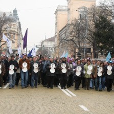 По време на протестния поход на  Кремиковци  бе спряно временно движението по  Раковски  и  Цар Освободител