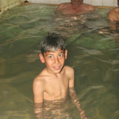 Ромче в басейна в Казанлък